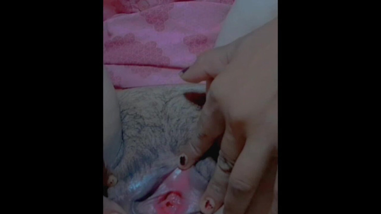 TricolorMusic3: Setelah aku mulai masturbasi telanjang, aku sangat bersemangat, seseorang mulai...