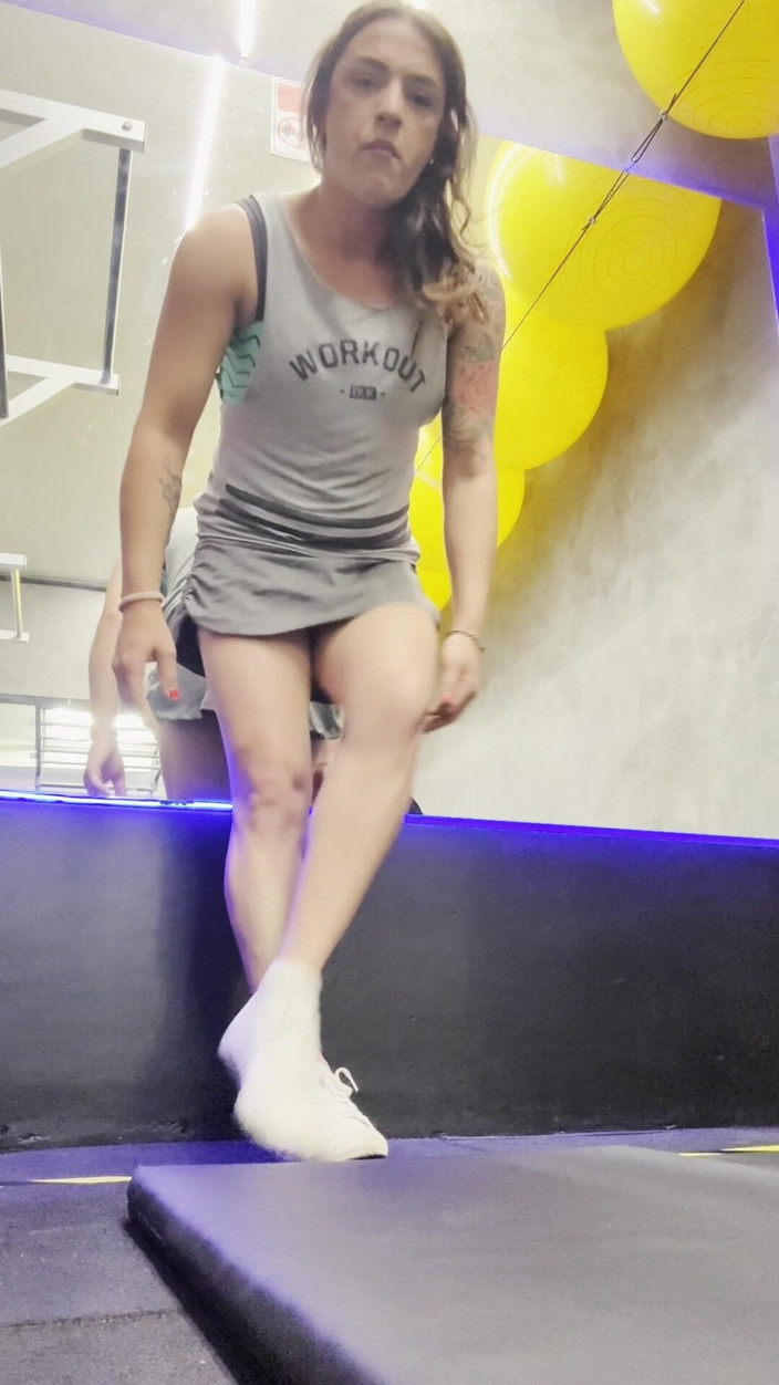 Rebeca Juicy trans: 是时候锻炼身体了，只是为了让你快乐