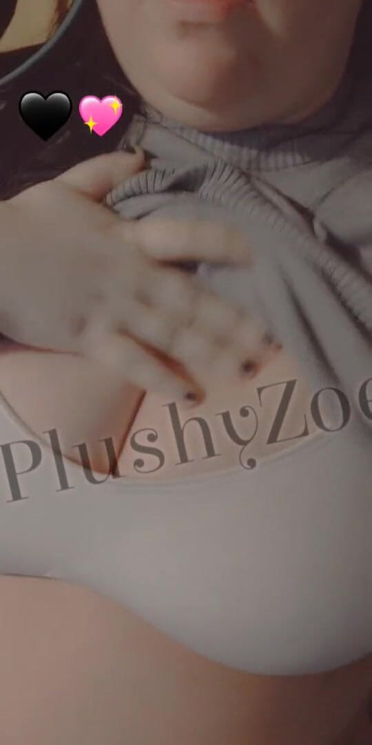 PlushyZoe: 흑인 대물 자지에게 따먹히는 거유 밀프