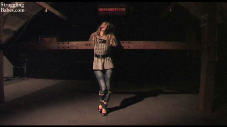 Submissed: Svazování ve stodole