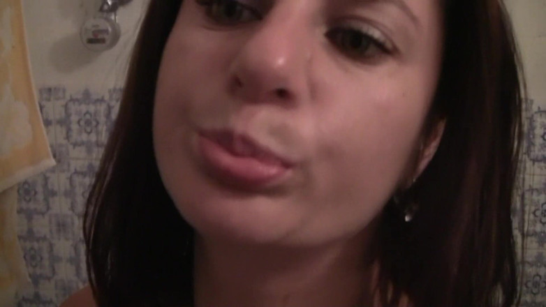 All Those Girlfriends: Sexy amateur babe Maike in an awesome solo video