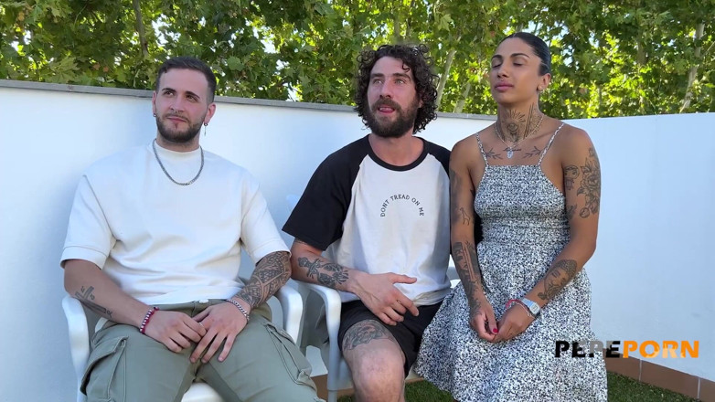 PepePorn: 2 pulcini amatoriali imparano a scopare: Show 'em, Valeria!