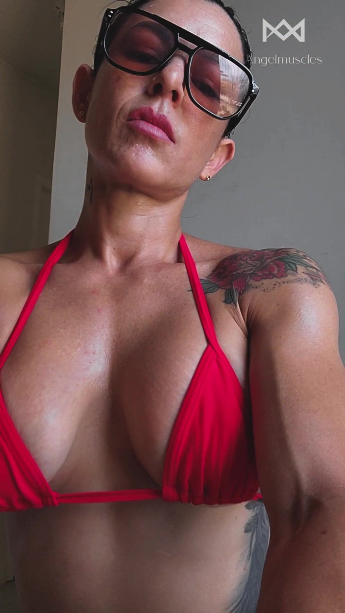 Angelmuscles: Venele sărbătorilor sunt expuse