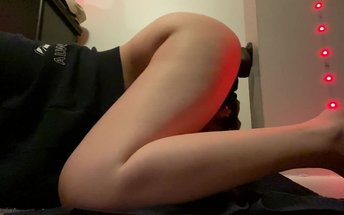 Lane studio: Adolescente puta orgasmos em vibrador de 8 polegadas