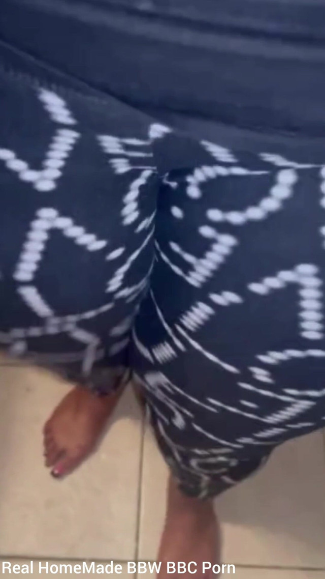 Walking Around Desperate for a Pee Pissing My Pants (Super sexy ebony cuties)