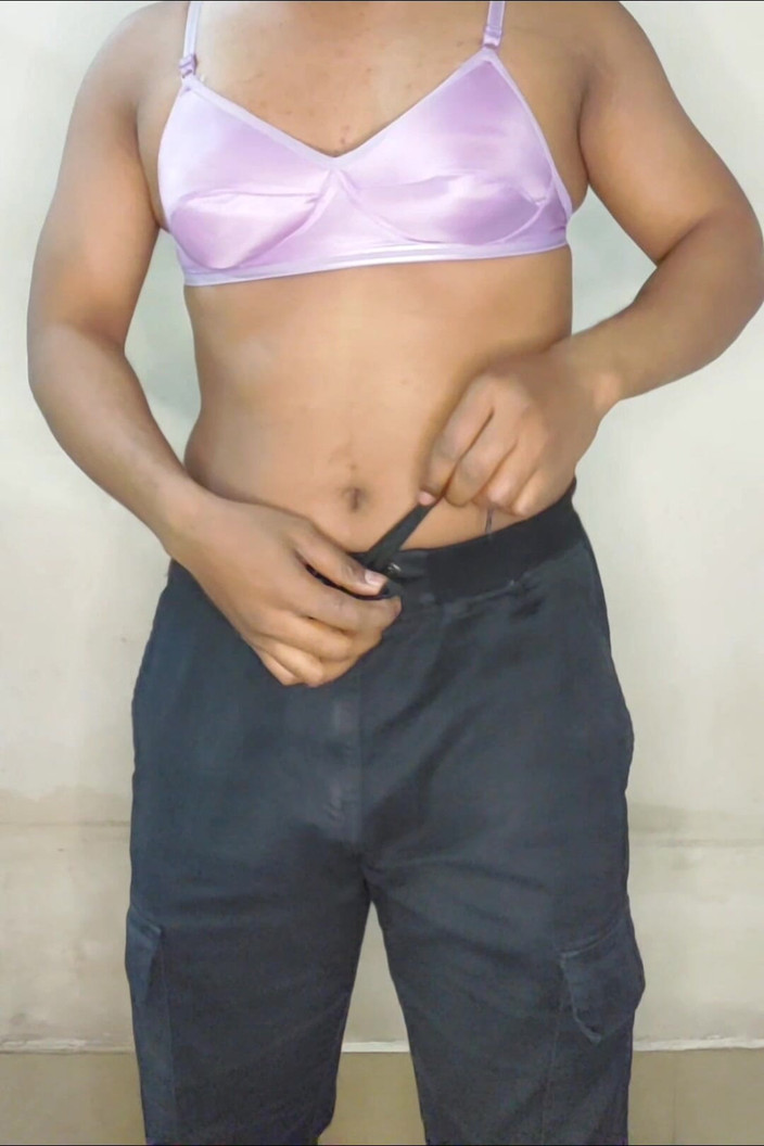 Sissy Slut Simran: 아빠를 위한 작은 자지 쉬멜 스트립 애타게 댄스