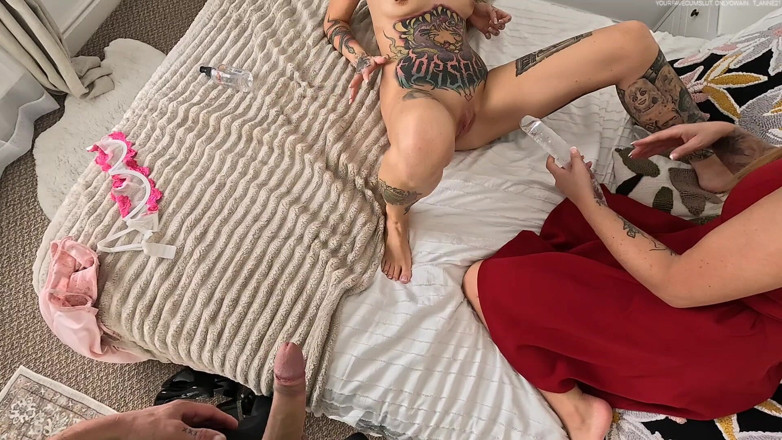 Yourfavecumslut: Keseronokan cuckold lesbian selepas si rambut coklat dengan rimming