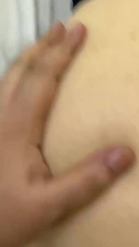 Fratele vitreg face sex anal pentru prima dată cu sora vitregă strâmtă, gemete anale puternice și ejaculare înăuntru