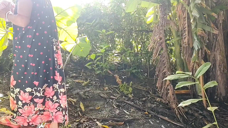 May house studio: I Went Outside and Started Fingering My Pussy and Pressing...