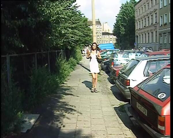 YOUR FIRST PORN: Полька Nicole подошла на немецких улицах