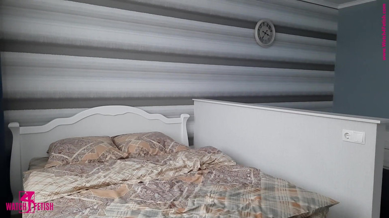 Gymrotic: Acrobatics on the bed after work