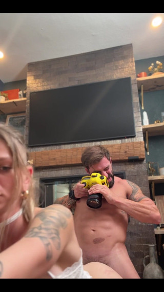 Sammm Next Door: Bg nahlédnutí prstem, aby mě viděla zničenou