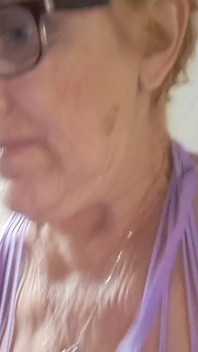 Zobacz wszystko z tego gorącego MILF