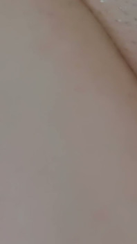 Orgasmus Mit Der Duschbrause - Natürliche Brünette Spielt Unter Der Dusche