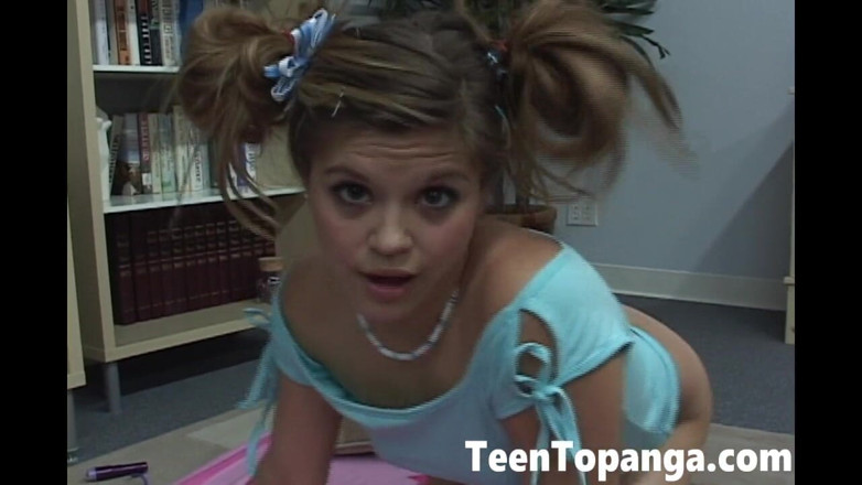 Teen Topanga: Nadržená 18letá teenagerka Topanga si chce hrát