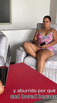 Ibu tiriku setuju untuk dipijat dengan panggul dan telan spemaku dengan imbalannya