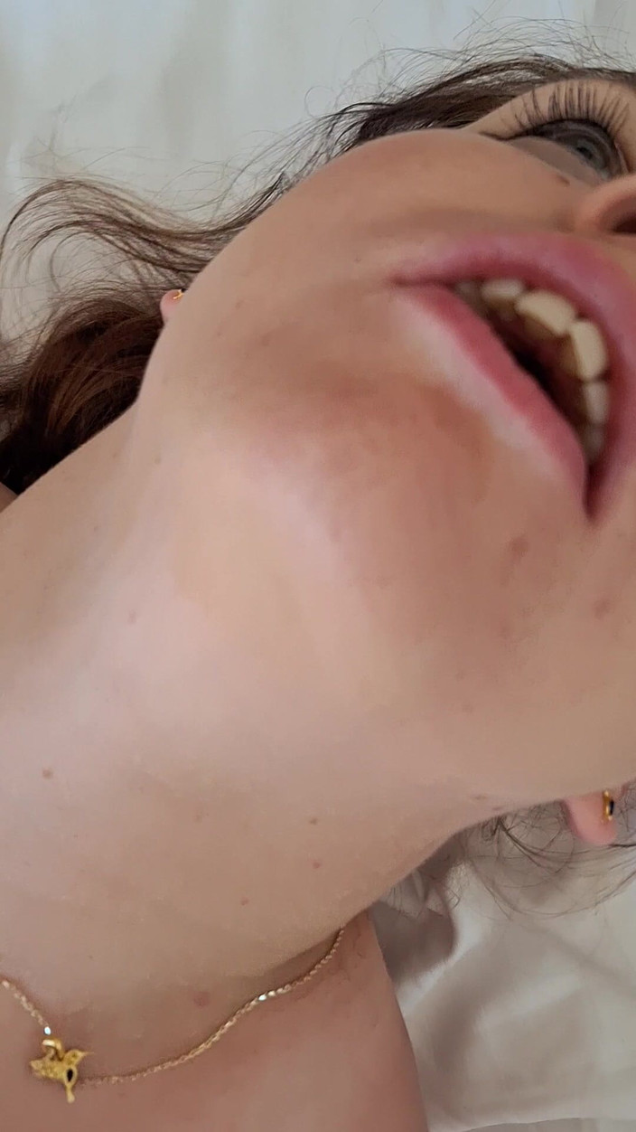 Bastet: Due Uomini Cavalcano Una MILF Tettona Difficile