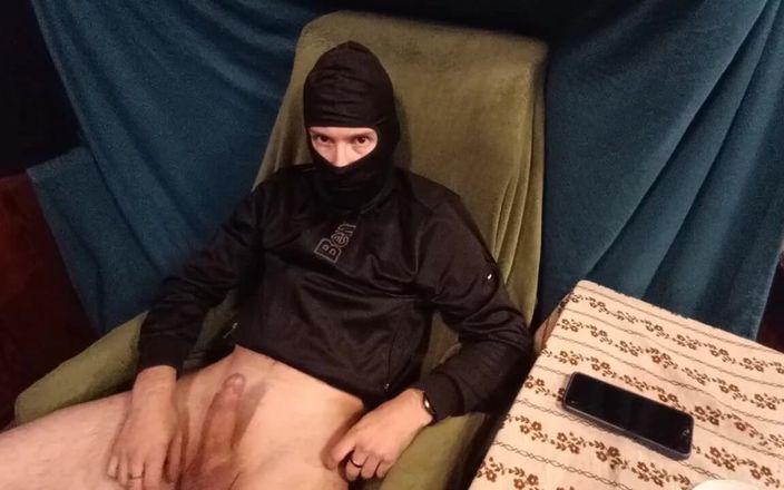 kickerscooter: Echte amateur scheert zijn ballen en trekt dan zijn pik...