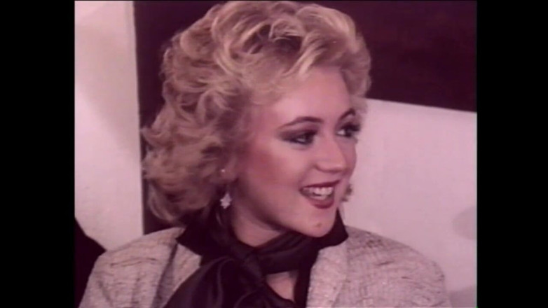 Vintage Usa: Two MILFs Fucked and Cummed in Mouth by Big Cock...