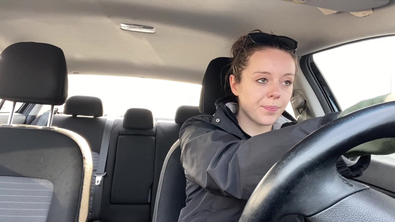 Nadia Foxx: Tendo orgasmos no drive thru e no shopping!