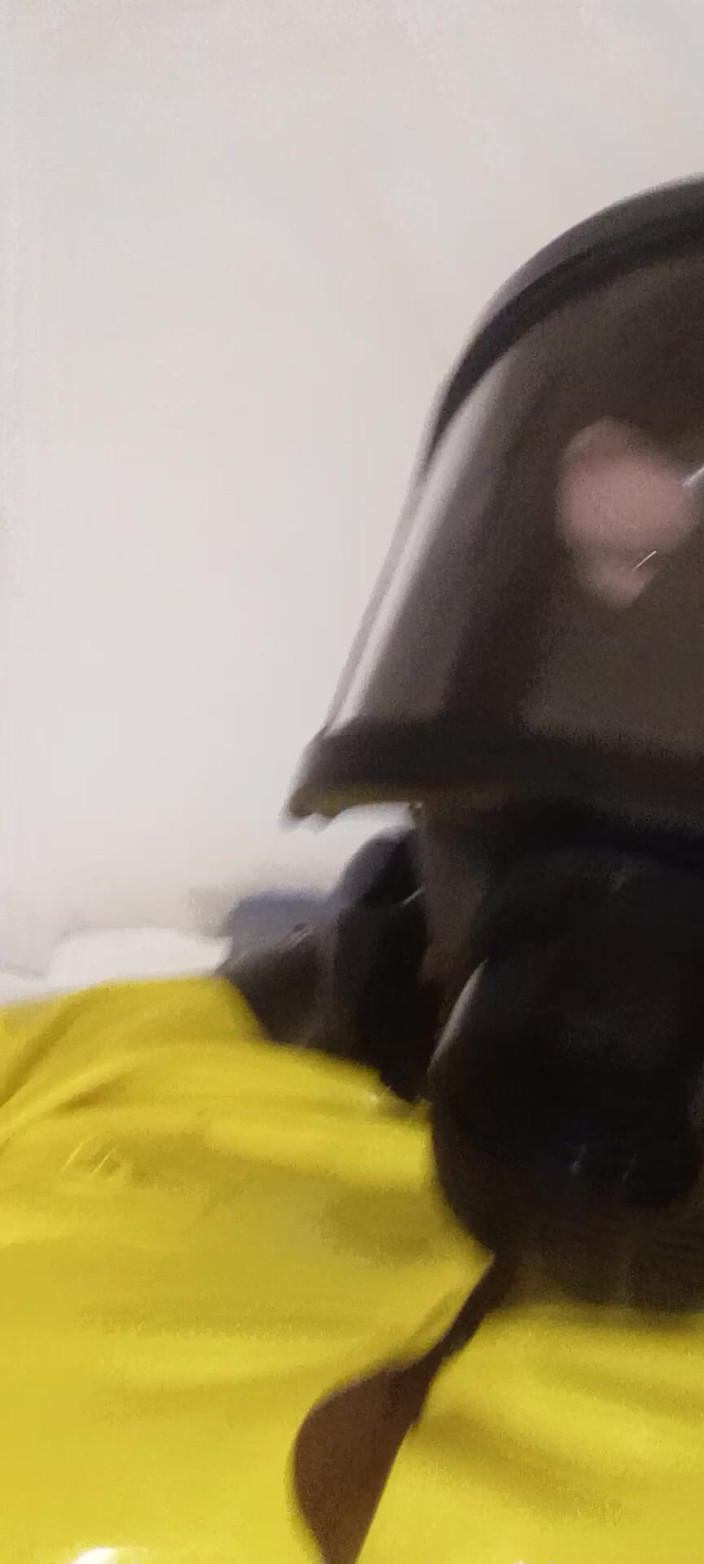 Latex Boy: ガスマスク ラテックス Vis ドローン カミング