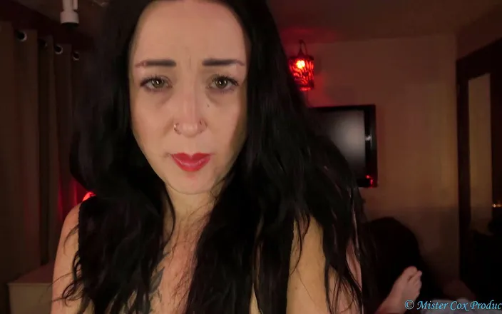 MrxMrsCox: Rickyho macecha touží po spermatu z jeho ptáka