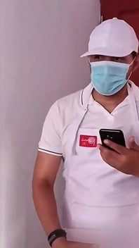 Angajată frumoasă futând lenjerie sexy în casa de chiloți Femboy T1