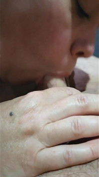 Deepthroating péro