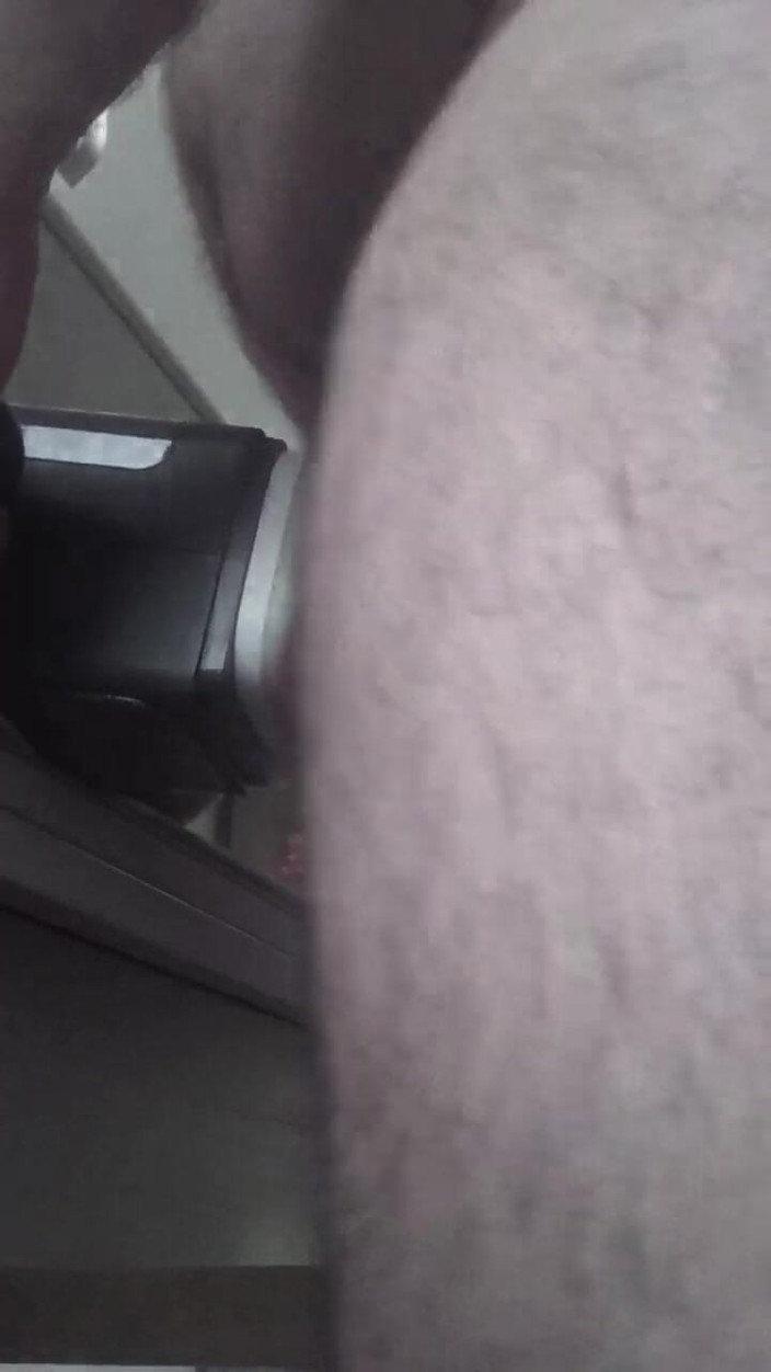 Xauencaliente: Handsome Mature Chubby with Big Fat, Uses Masturbation Machine in...