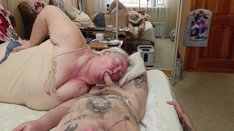 Zona901: sousedka mi kouří ptáka, dokud se jí nevystříkám do pusy