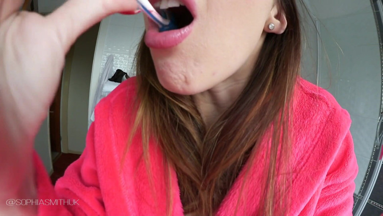 SophiaSmithUK: Cepillado rápido de dientes
