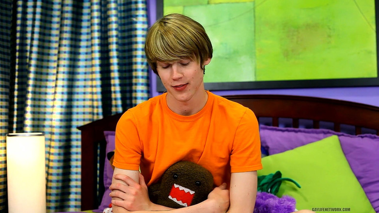 Lollipop Twinks: Malá řeč s Elijahem s velkým čůrákem