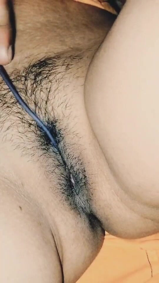 Monika videos: Hermosa hermanastra india del pueblo vistiendo sharee