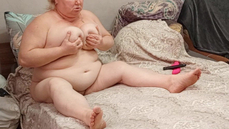 Zona901: Lubang besar ibu tiri dan mainan seks