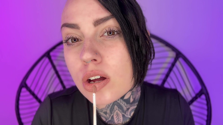 Miss Valentina: リップグロス礼拝