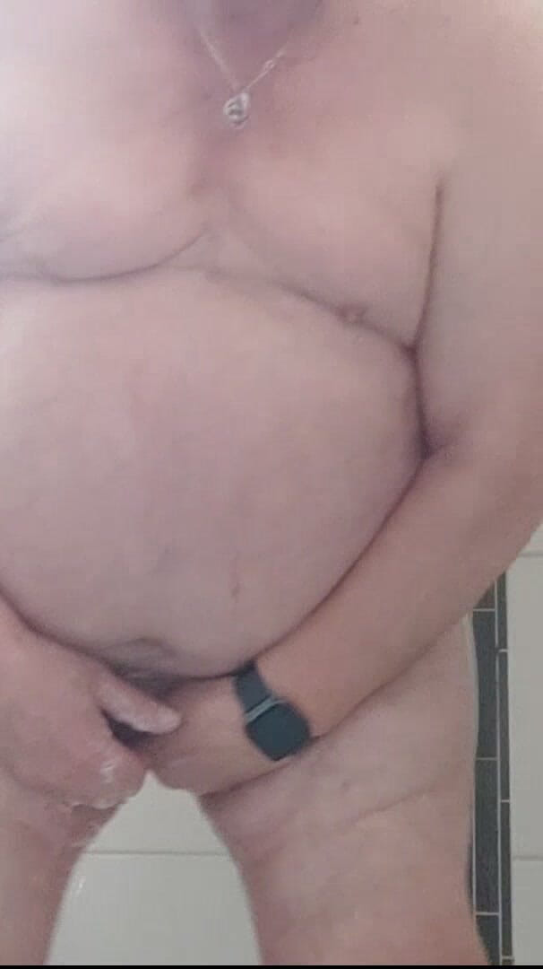 Karlchengeil: Tắm mãnh liệt với hậu môn