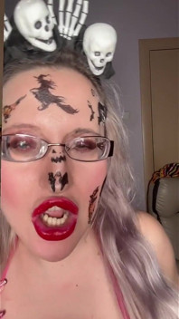 Sissy vzdáváte kalhotky a výplata Patří k této bohyni brýlí od Findom Goaldigger