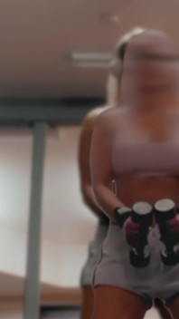 Isteri Dapat Semua Panas Dan Seksi Di Gim