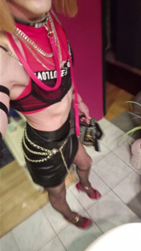Allez Hop, Salöpe.. Suce La Bite Du Photographe De L'escualita Au Folie's Pigalle. [tom2hot] Vanessabitchx Parischiennetrvprod⁹¹