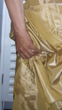 金色缎面丝绸长礼服晚礼服手淫