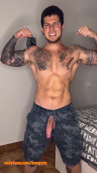 Military Huge Cumshot with No Hands