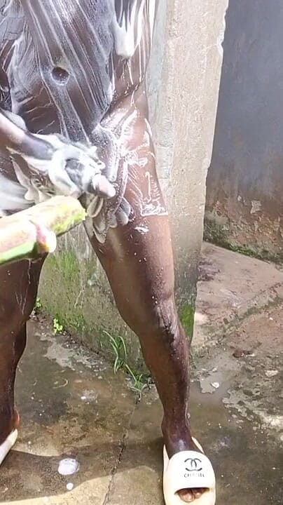 Outdoor Shower Takes Into Wide Cumshots (Gigadicki256)