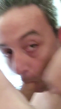 Dobrá děvka pro 2 chlupaté a vousaté táty