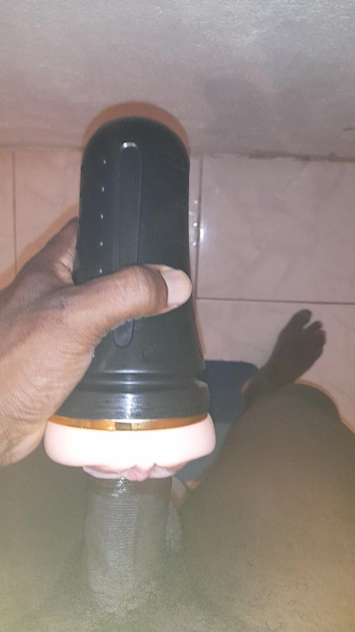 Black guy: S10 E5 sục cu