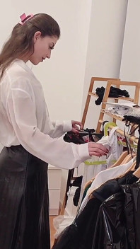 Shana în film cu costume de baie