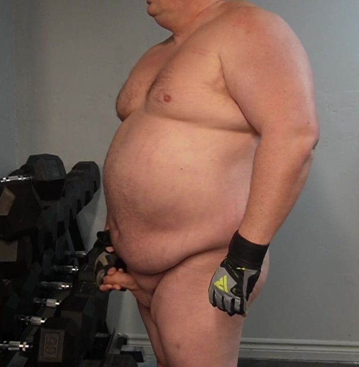 Beefy Brian: Gordita muscular oso haciendo ejercicio