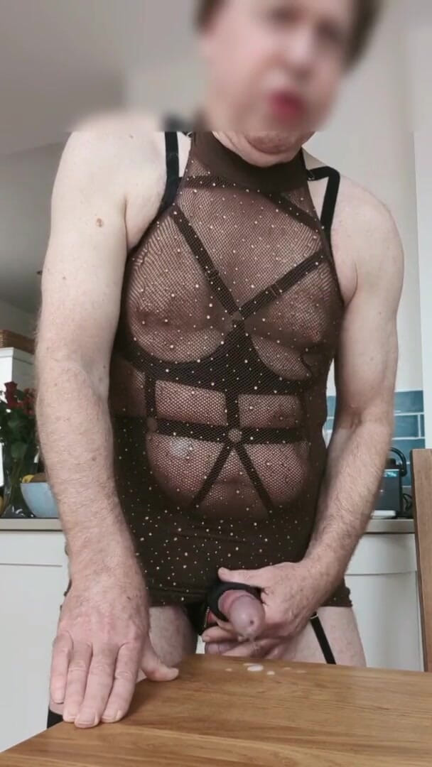 Bellhead: One minute lingerie fun