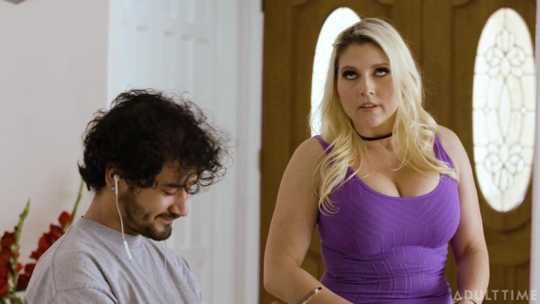 Mommys Boy: Le garçon de maman - Christie Stevens, MILF bienveillante, se fait...