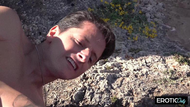 MILFFreaksX: Spontanément baise, MILF affamée au bord de la route donne...