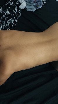 Amanda dalam footjob panas dan seks dubur besar!